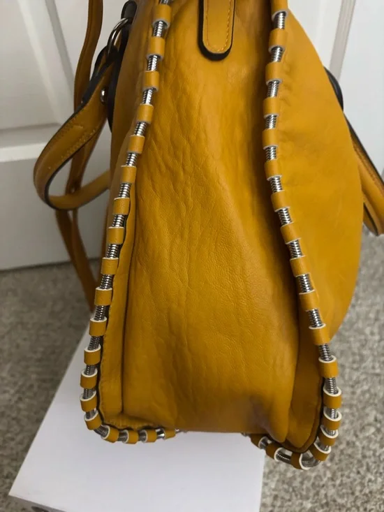 Jessica Simpson mustard hobo bag slouchy shoulder purse boho style - Picture 6 of 8